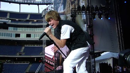 Bonus. Justin Bieber - U Smile (Gillette Stadium - Foxboro Massachusetts)