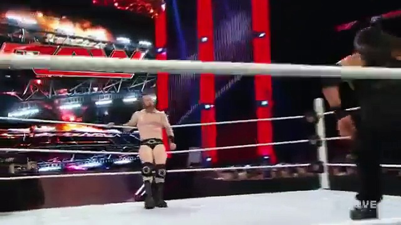WWE RAW Roman Reigns vs Sheamus December 14, 2015
