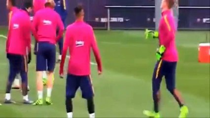 Barça  échange de coups de poing à l'entraînement entre Neymar et Rafinha