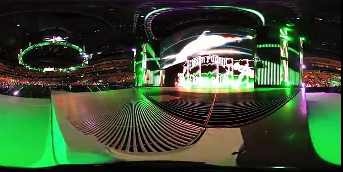 See Triple H's entrance and Roman Reigns' return on Raw in 360!