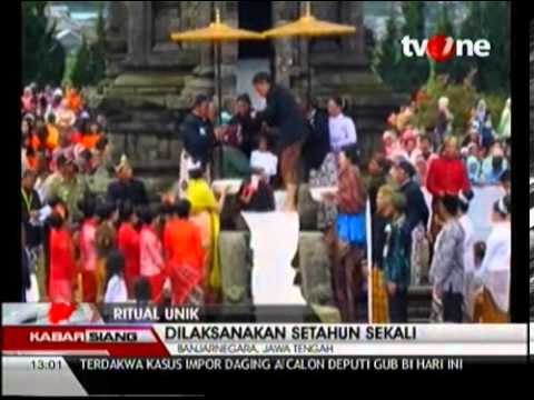 Ritual Potong Rambut Gimbal di Dieng