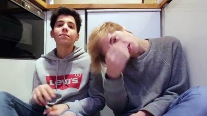 DEVINE CETTE CÉLÉBRITÉ W⁄LUKE KORNS 2016