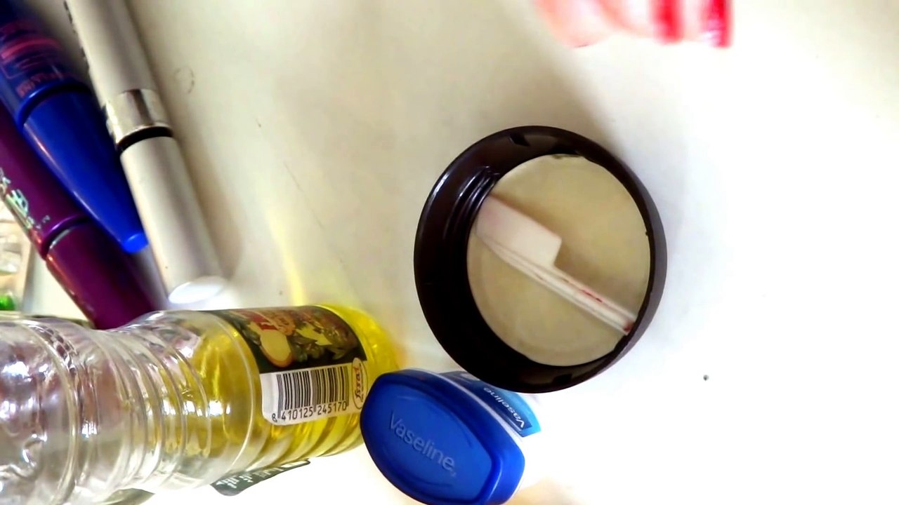 How To Grow Longer Eyelashes SuperFast