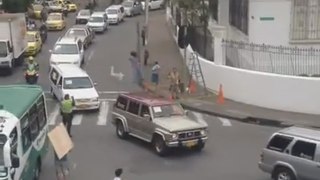 Video (31-Mar-2015) con el recorrido de 22 carros funebres con 33 cuerpos de las víctimas de Salgar.