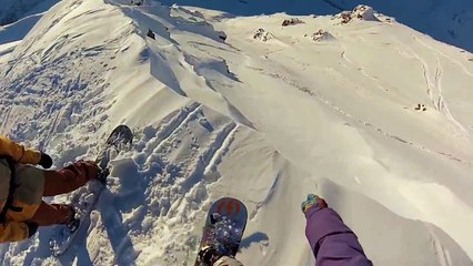 Un snowboarder échappe à une avalanche