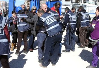 Diyarbakır'da Nevruz Kutlamaları Başladı! Yoğun Güvenlik Dikkat Çekti