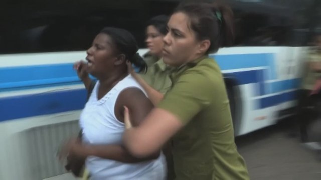 Liberados varios disidentes que fueron arrestados tras marcha de Damas de Blanco