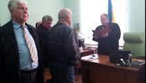 Мешканець Вінниці кинув по судді Вінницького міського суду Юрію Ковбасі яйцем