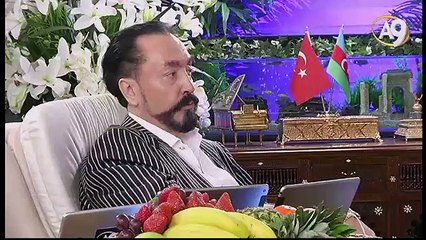 Münafıklar kendilerini Peygamberimiz (sav)’den de üstün görüp, eleştirirler.