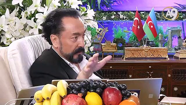 Samimiyetsiz din anlayışında tebliğ, infak yok, gösteriş var. Hacca da ticaret için gidiyorlar.