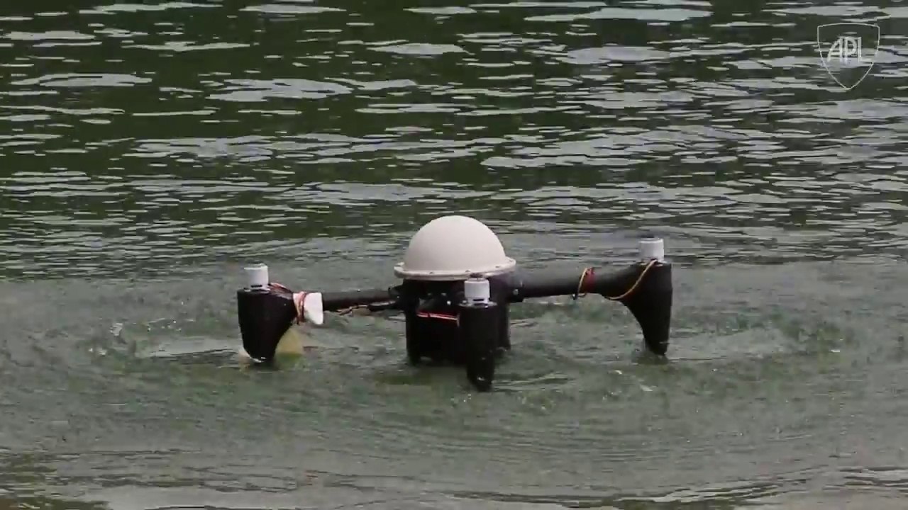 Ce Drone qui décolle sous l'eau est votre futur jouet préféré !