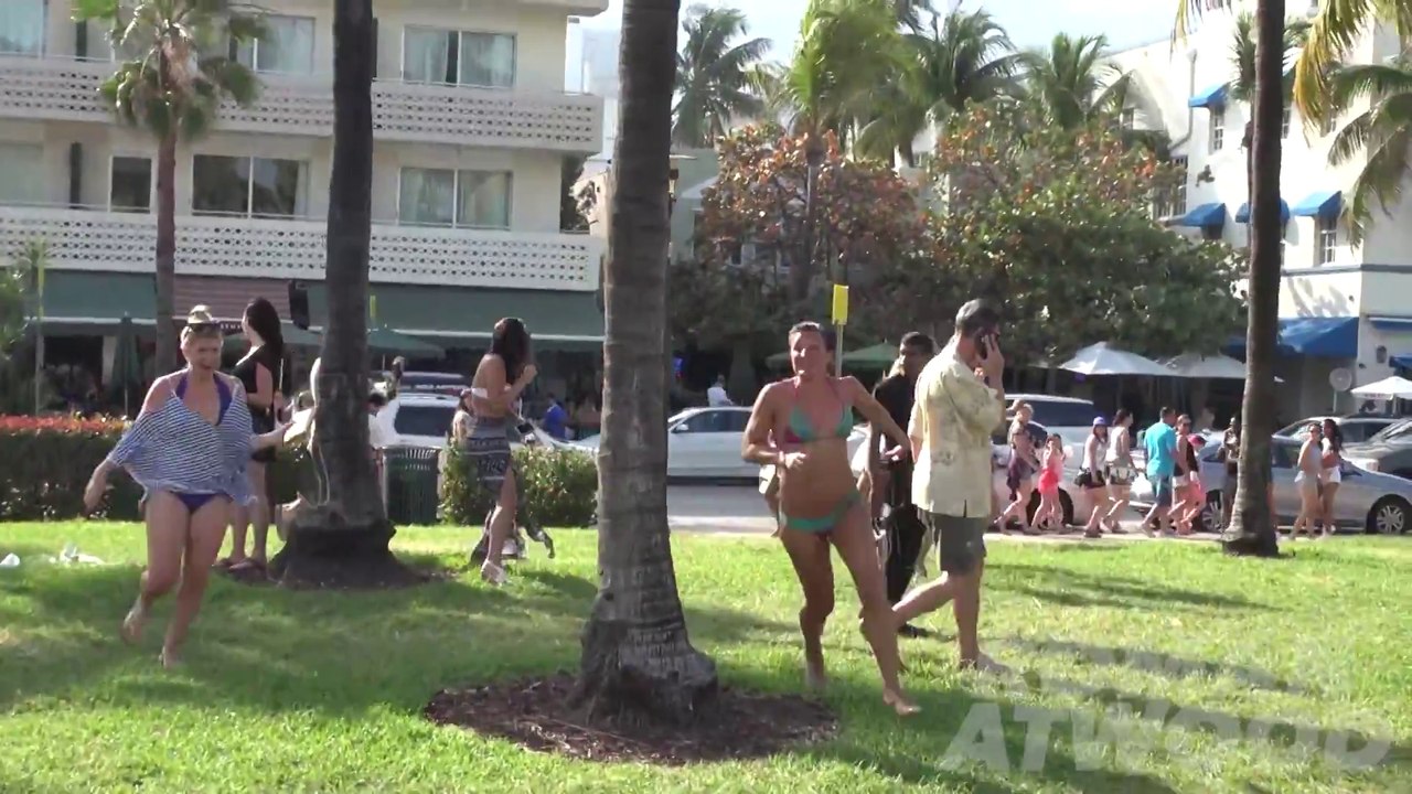 Projeter l'odeur d'un putois sur les gens à la plage... Blague !