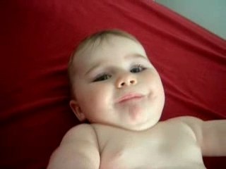 07-06-10 Aïlys gazouille