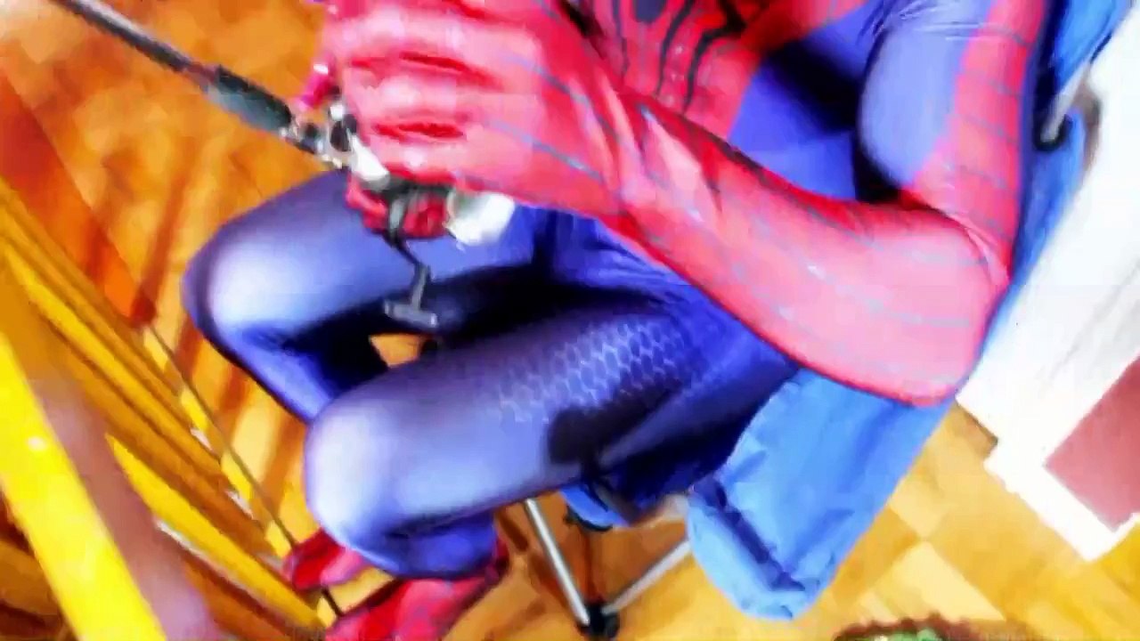Spiderman vs Venom vs Carnage and Spidergirl Spiderman Superhero Battle Movie in Real Life!