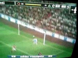 PES6 Magnifique coup du foular de messi