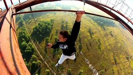 Crazy Russians climb buildings