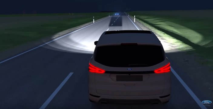 El sistema de luces largas de Ford que no deslumbra