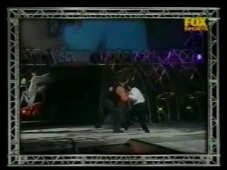 Shane McMahon gets owned by Big Show