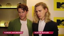 Austin Butler & Aaron Jakubenko Tease Shannara Chronicles Finale Heartbreak & Favorite Cou