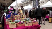 A Vincennes l'association des commerçants de la rue du midi organise la Brocante 2016