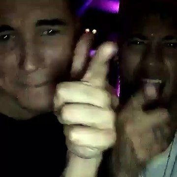 Neymar curte balada com amigo