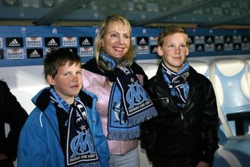 Marsilya Başkanı, 53 Yaşında İkiz Bebek Dünyaya Getirdi