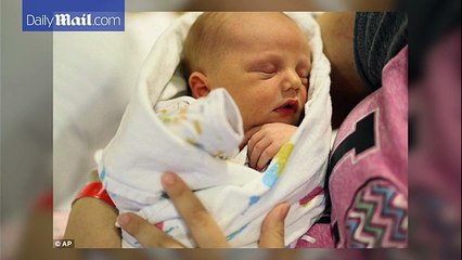 Elle accouche d'un magnifique bébé, mais cette naissance provoque une terrible tragédie.