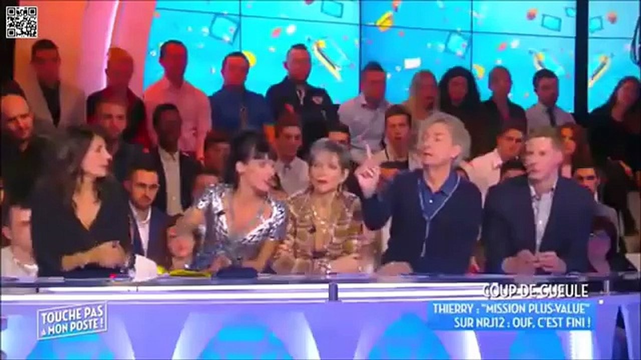 Erika Moulet TPMP 14/01/2016 Sexy latex grey top Little Cleavage