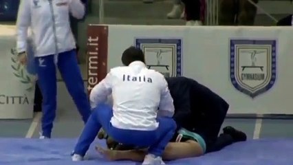 L'horrible chute de cette gymnaste a fait paniquer toute la salle