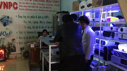 Tư vấn mua bán máy chiếu giá rẻ tại Trung tâm VNPC