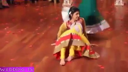 Mehndi Dance By Indian Young Girls HD