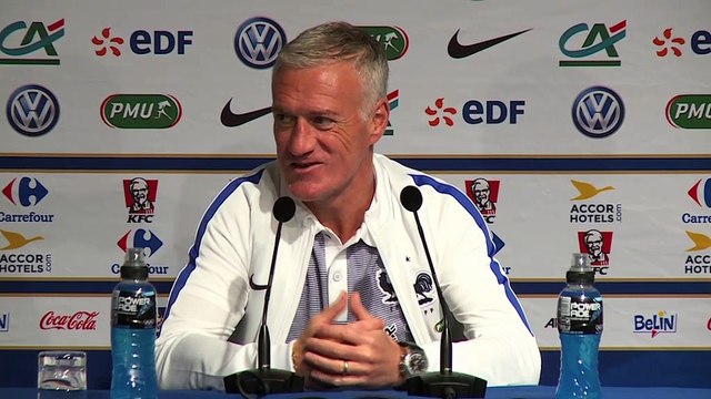 Bleus - Deschamps évoque l'exemplarité imposée aux footballeurs