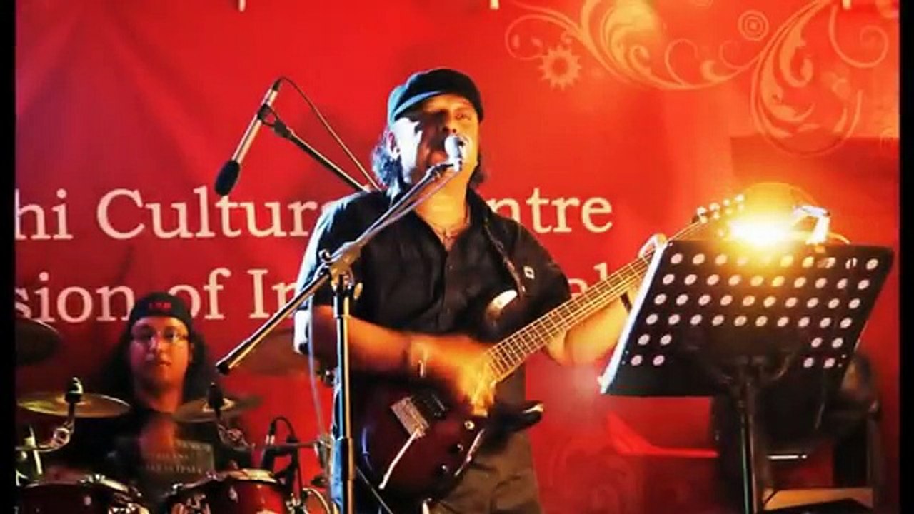 Palate Chai- Ayub Bachchu (LRB) আইয়ুব বাচ্চু-পালাতে চাই ✔
