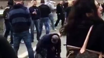 Captaron a hombres orinando sobre una mujer en Roma