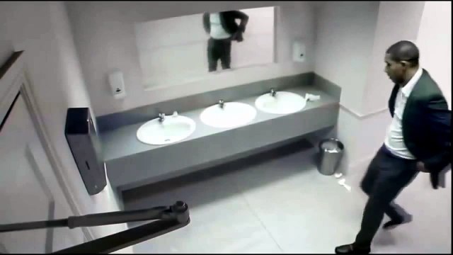 Страшный прикол в туалете