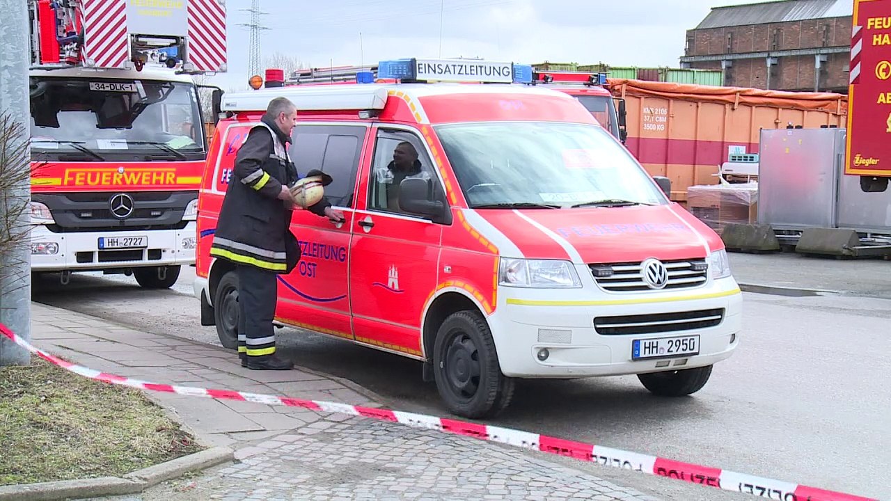 Chemie-Alarm nach Säure-Unfall in Hamburg