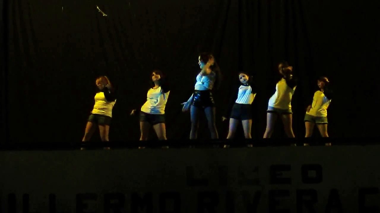 _ Hey Girl _ Roll Deep - Hyuna (현아) feat. 정일훈 of BTOB