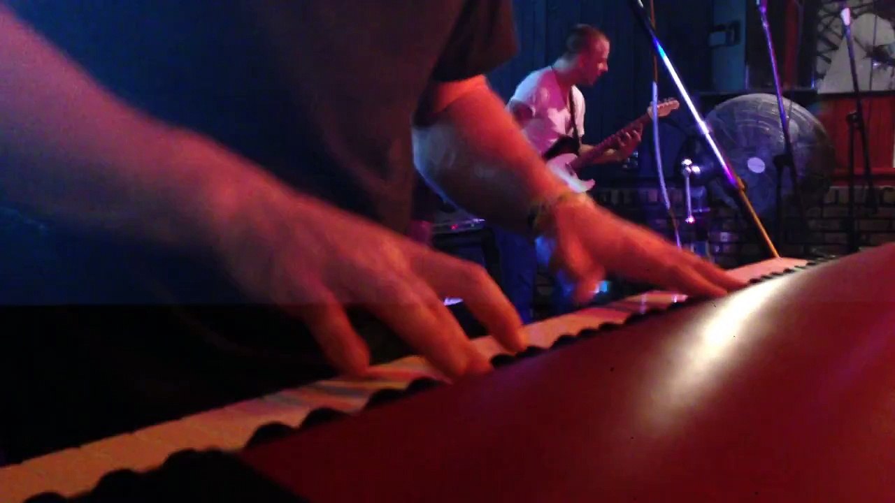 High School Football Heroes- Don't Come Around (Live)