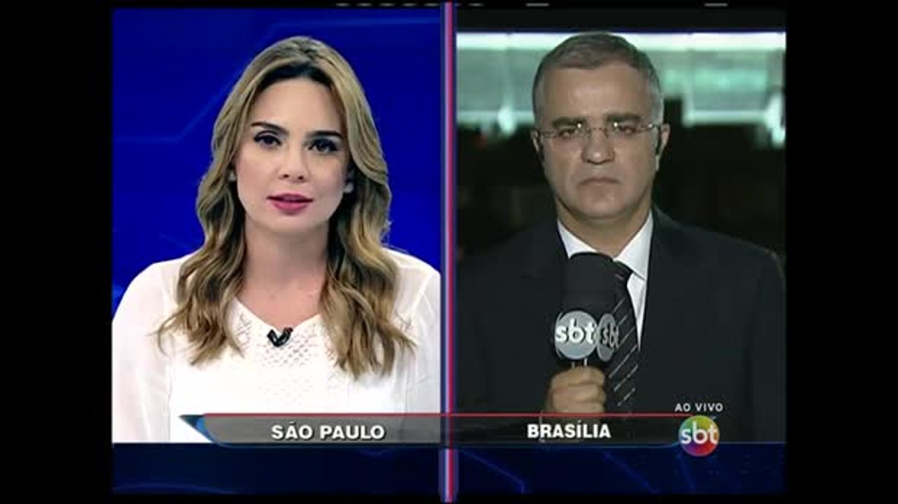 Na tentativa de impedir eventual impeachment, Dilma se encontra com ministros