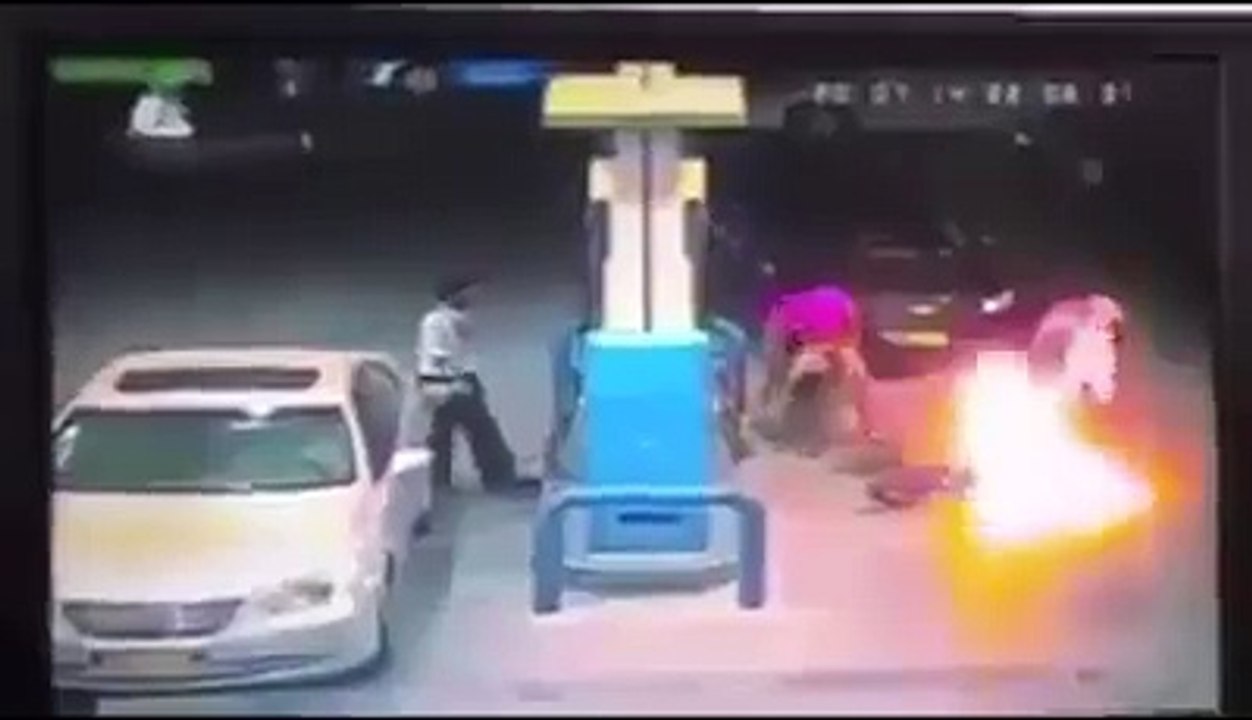 ﻣﻮﭨﺮﺳﺎﺋﯿﮑﻞ ﺑﻨﺪ ﮐﺮﮐﮯ ﭘﯿﭩﺮﻭﻝ ﮈﻟﻮﺍﺋﯿﮟ ...ورنہ یہ ویڈیو دیکھیں