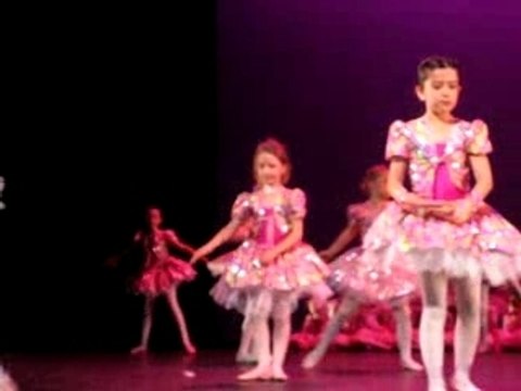 Danse Spectacle filles Juin 2007 Marie 1