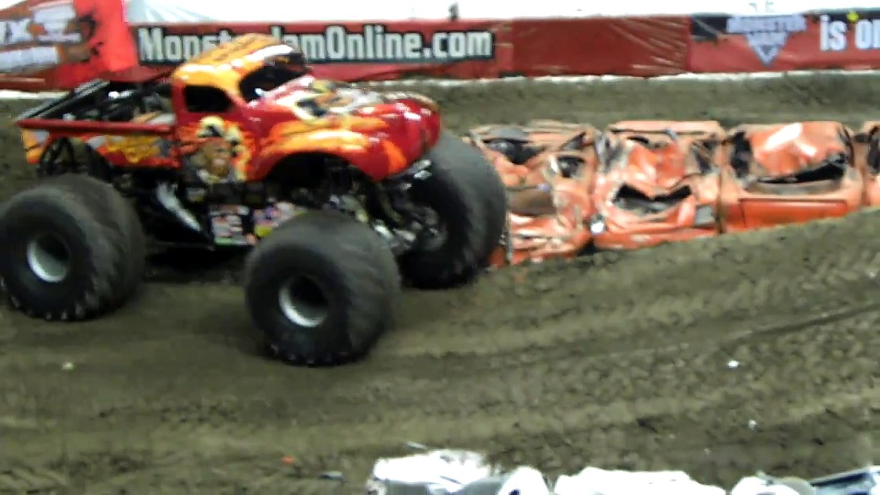 Monster Jam London Truck:Captain's Curse