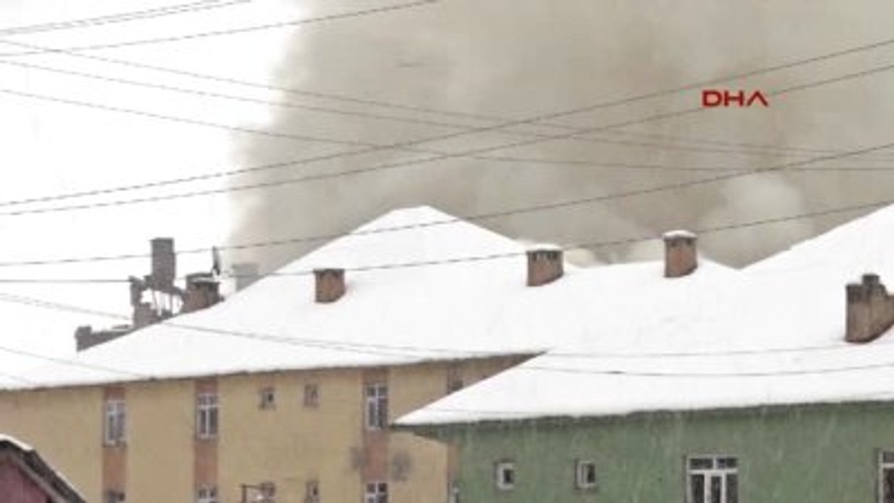 Yüksekova- Yoğun Kar Yağışına Rağmen Operasyonlar Sürüyor