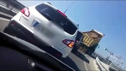 Trafikte Kavga Eden Kamyon Şoförü Hafriyatı Yola Döküyor