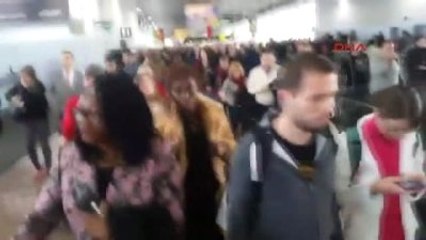 Brüksel Havalimanı'nda İki Patlama Meydana Geldi