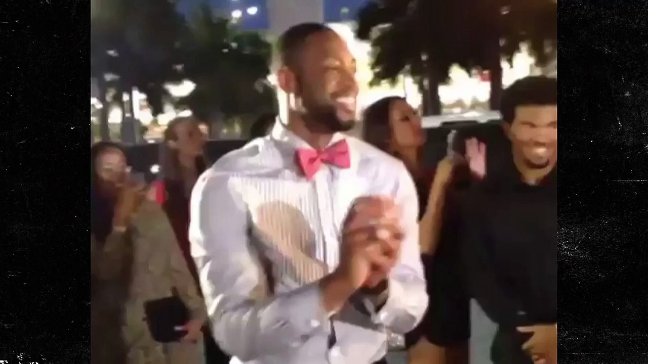 Chris Bosh -- GIGANTIC 30TH BIRTHDAY PARTY ... Dwyane Wade at the Dunk Tank