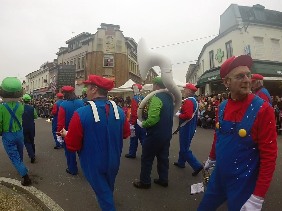 Ah! le petit vin blanc  par  la bandes a mario Carnaval de denain 2015