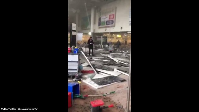 Bruxelles : des images à l'intérieur de l'aéroport après l'explosion