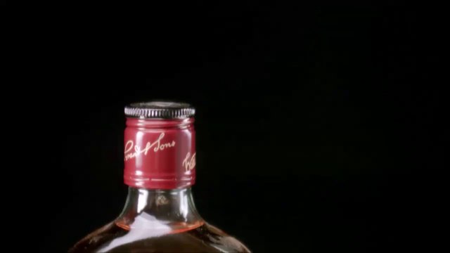 Petit trick sympa avec de l'eau et du whisky pour épater vos potes en soirée