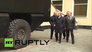 Russland: Die hinterlassen Eindruck - Putin begutachtet neue gepanzerte Fahrzeuge des FSB